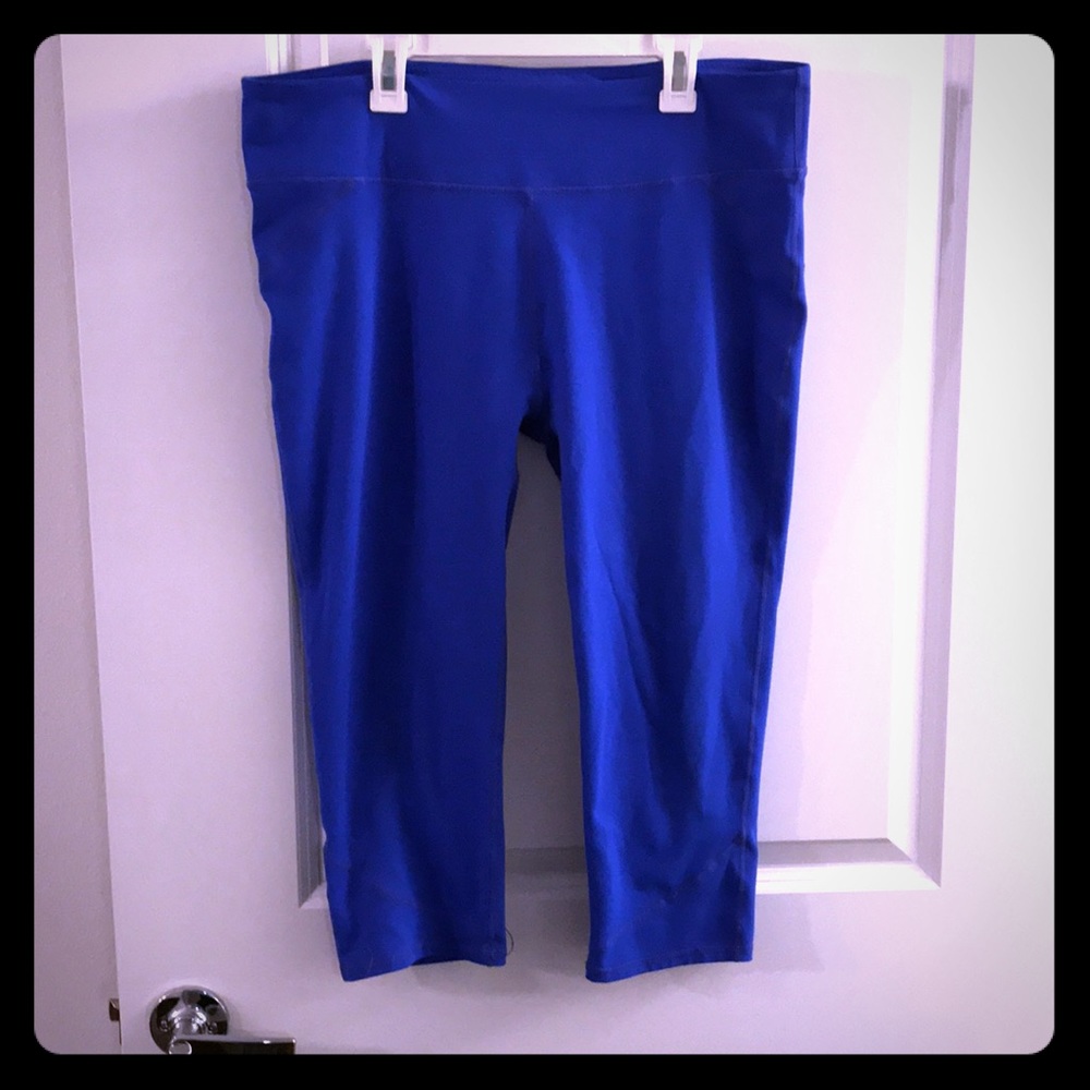 XL Fabletics Royal Blue Salar Capris